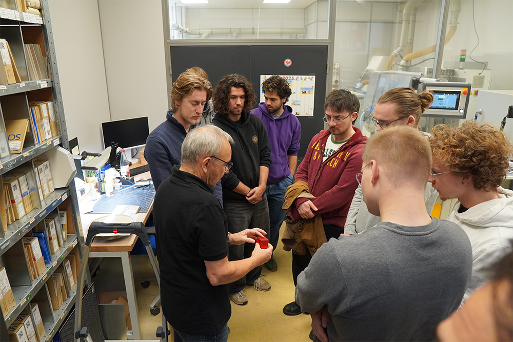 Exkursion zu Edmund Optics im November 2025 Foto: ITOS Edmund Optics